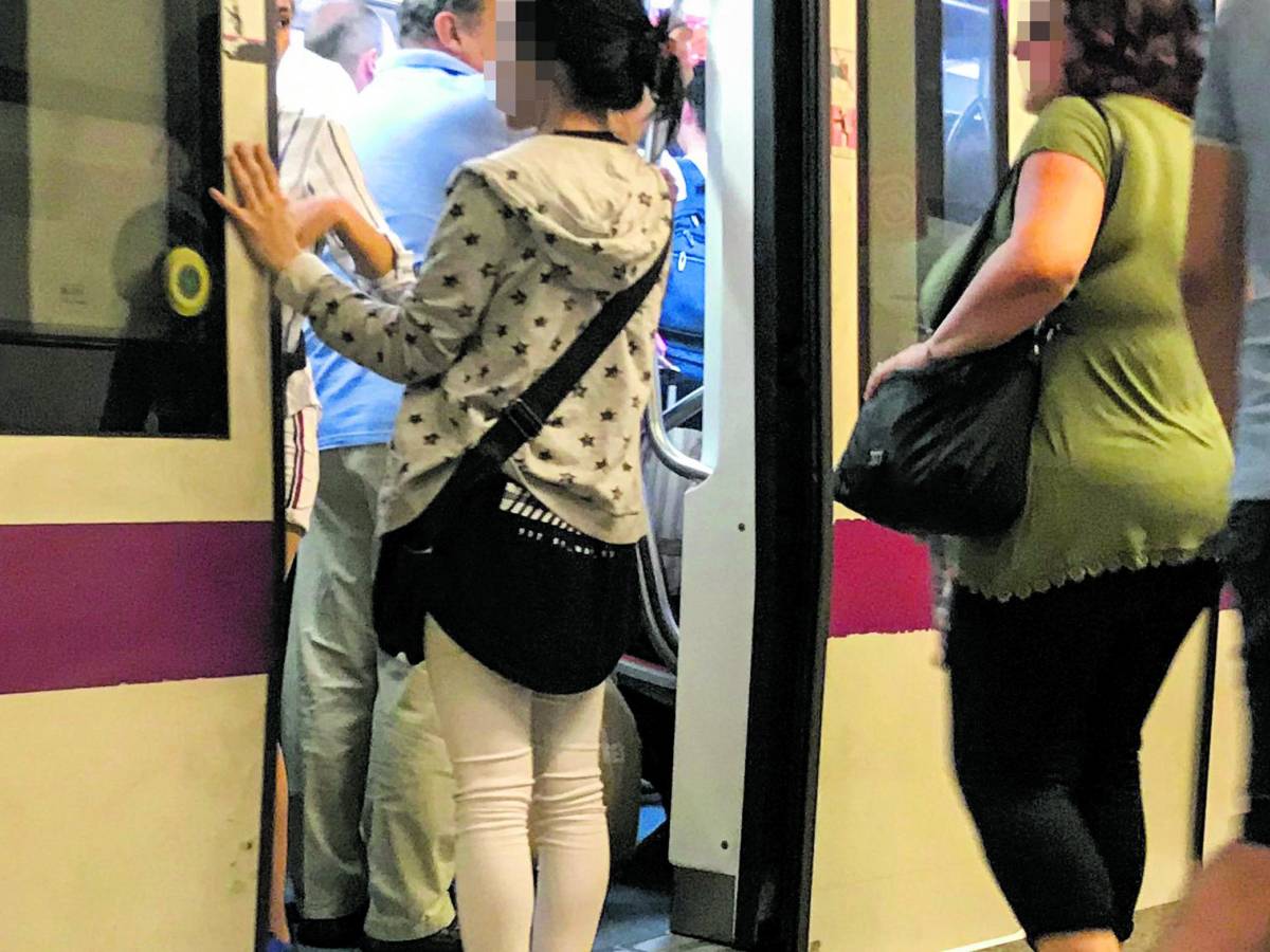 arrestata shakira la regina delle borseggiatrici era ricercata dal 10 novembre da Ilgiornale.it arrestata shakira la regina delle borseggiatrici era ricercata dal 10 novembre