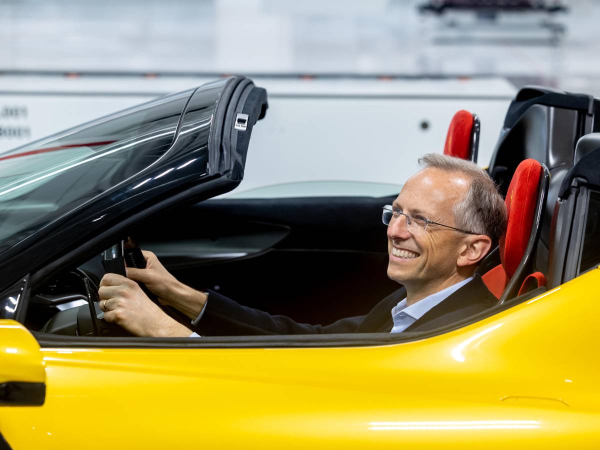 Ferrari: Profitti Record e Accelerazione nell'Elettrico - Un Successo Anche con le Sfide dei Dazi!