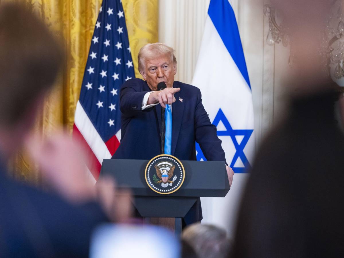 "Ce la consegneranno alla fine della guerra": Trump tira dritto sul suo "piano" per Gaza