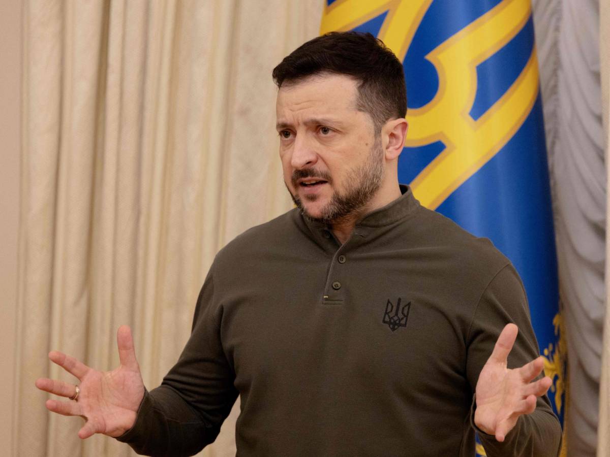 Zelensky: "Sì al negoziato". Putin vuole 4 regioni ucraine