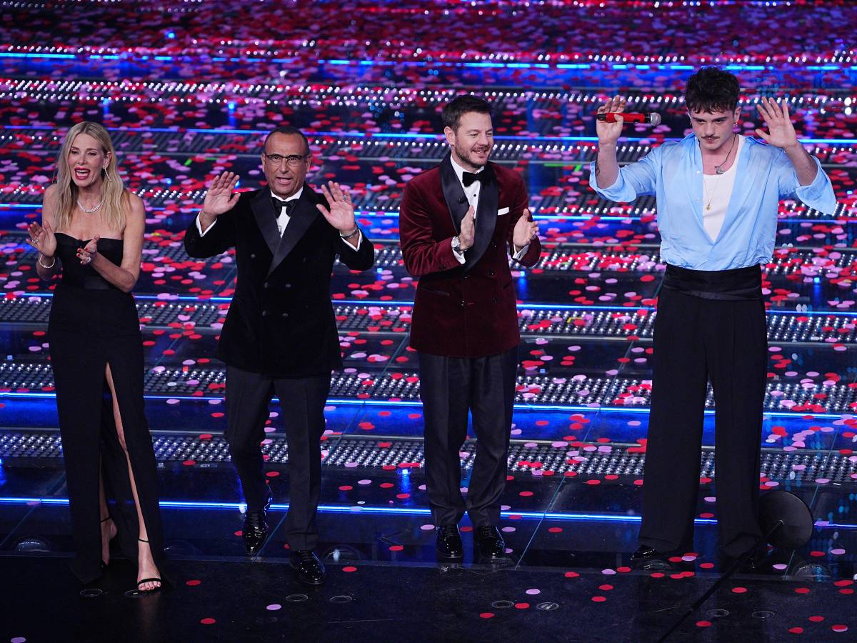 Festival di "Sanremo"? Braccio di ferro tra Comune e Rai, ma via Mazzini attacca: "Lo faremo anche da un Festival di "Sanremo"? Braccio di ferro tra Comune e Rai, ma via Mazzini attacca: "Lo faremo anche da un