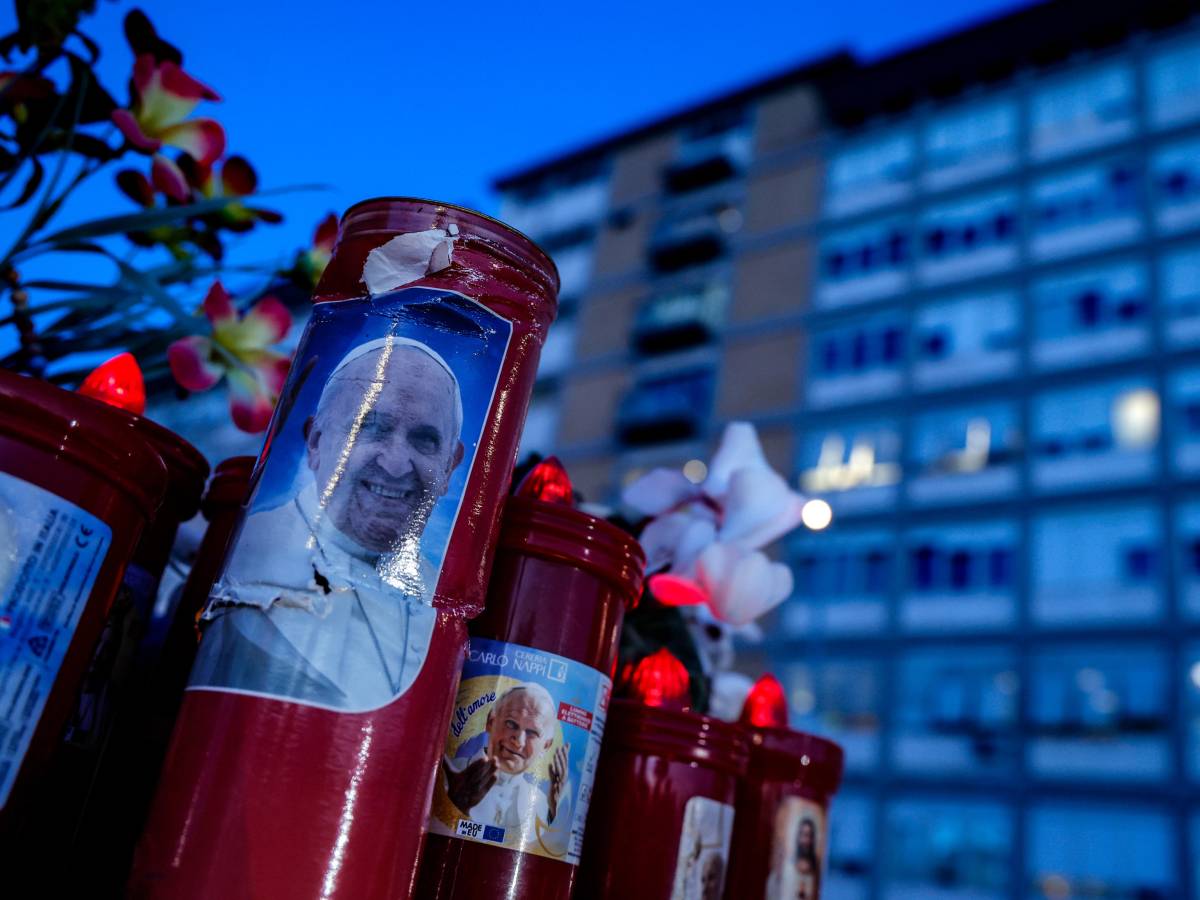 Papa Francesco, crisi respiratoria. Santa Sede: "Necessario l