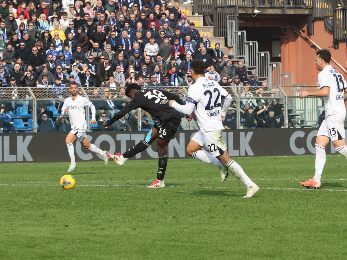 Spectacular Wesley Stende Il Como, La Roma Torna A Sognare: Gasp Domina Fabregas E L'inter È Solo A +3... Landscape Art Spectacular Wesley Stende Il Como, La Roma Torna A Sognare: Gasp Domina Fabregas E L'inter È Solo A +3... Landscape Art