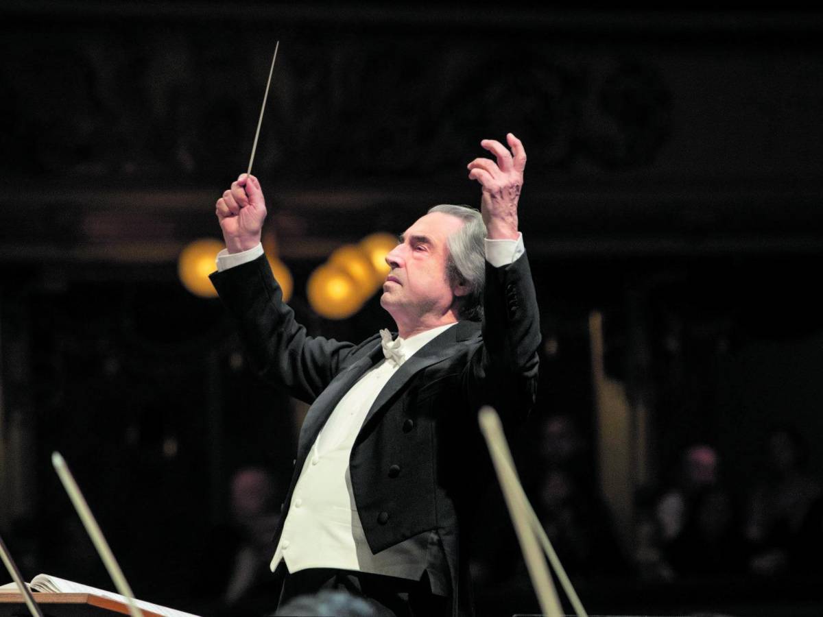 Muti premiato da Leone XIV in memoria del suo "amico" Ratzinger Muti premiato da Leone XIV in memoria del suo "amico" Ratzinger