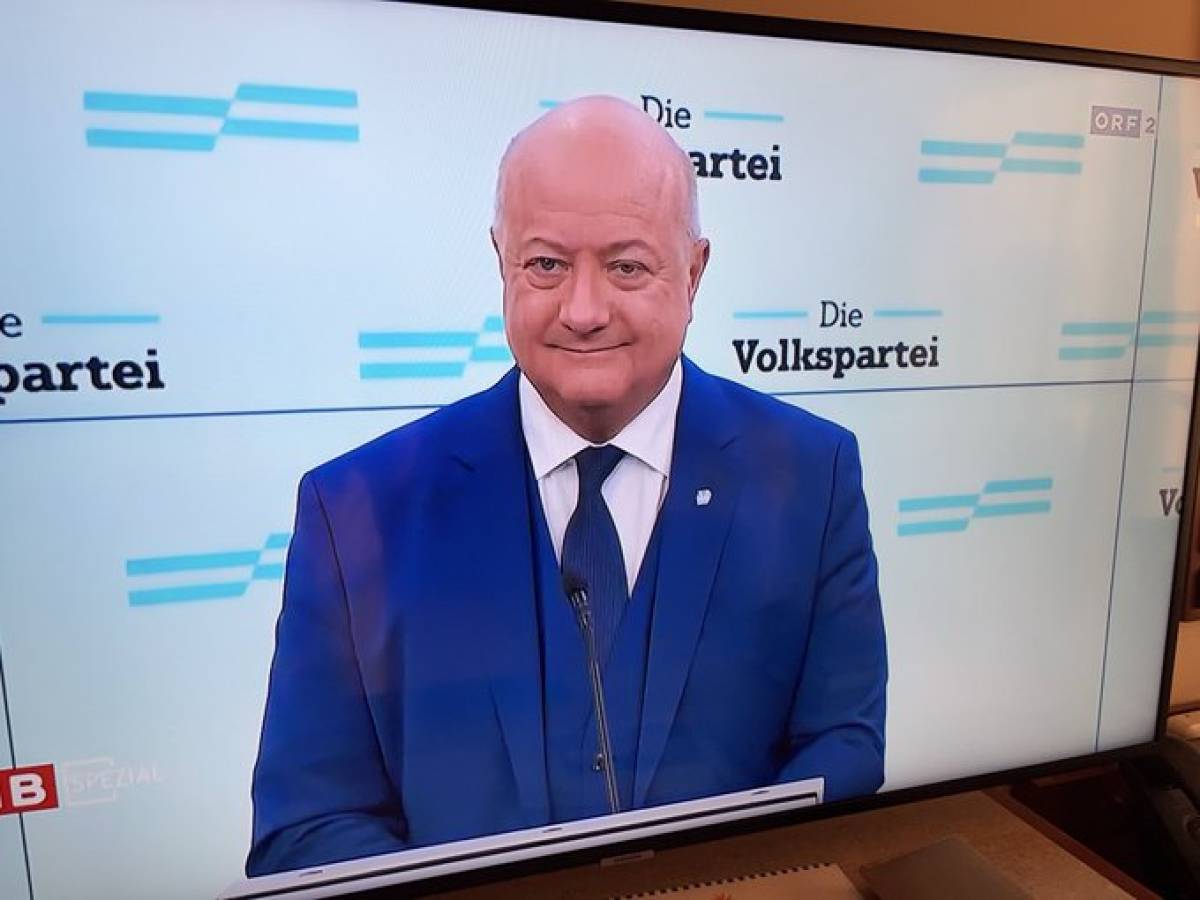 Austria, dopo cinque mesi accordo di governo senza destra. Christian Stocker sarà cancelliere