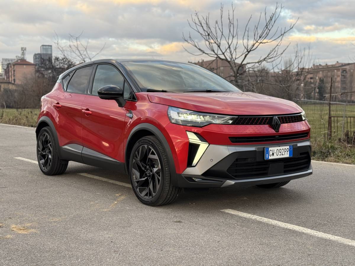 Renault Captur E-Tech 2025: guarda la gallery del B SUV ibrido 20