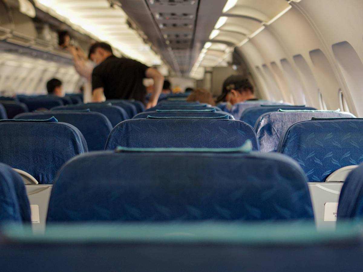 devi viaggiare in aereo occhio a cosa indossi in quali casi si rischia di restare a terra da Ilgiornale.it devi viaggiare in aereo occhio a cosa indossi in quali casi si rischia di restare a terra