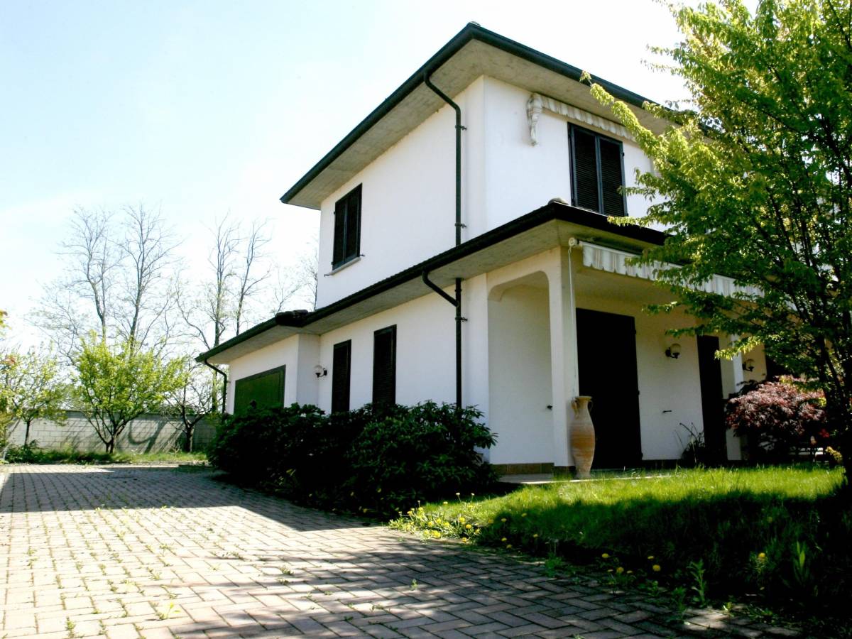 Il canale e la casa della nonna: perché si torna a parlare delle gemelle Cappa Il canale e la casa della nonna: perché si torna a parlare delle gemelle Cappa