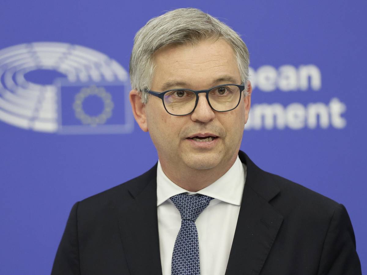 chi entra e chi resta lo decidiamo noi il commissario ue per la migrazioni sposa la linea dura da Ilgiornale.it chi entra e chi resta lo decidiamo noi il commissario ue per la migrazioni sposa la linea dura