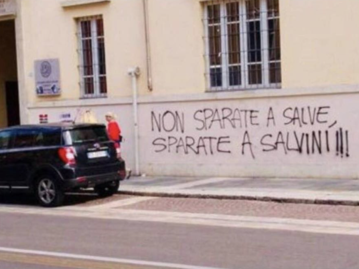 "Sparate a Salvini". Ecco cosa condivideva il collaboratore della Salis