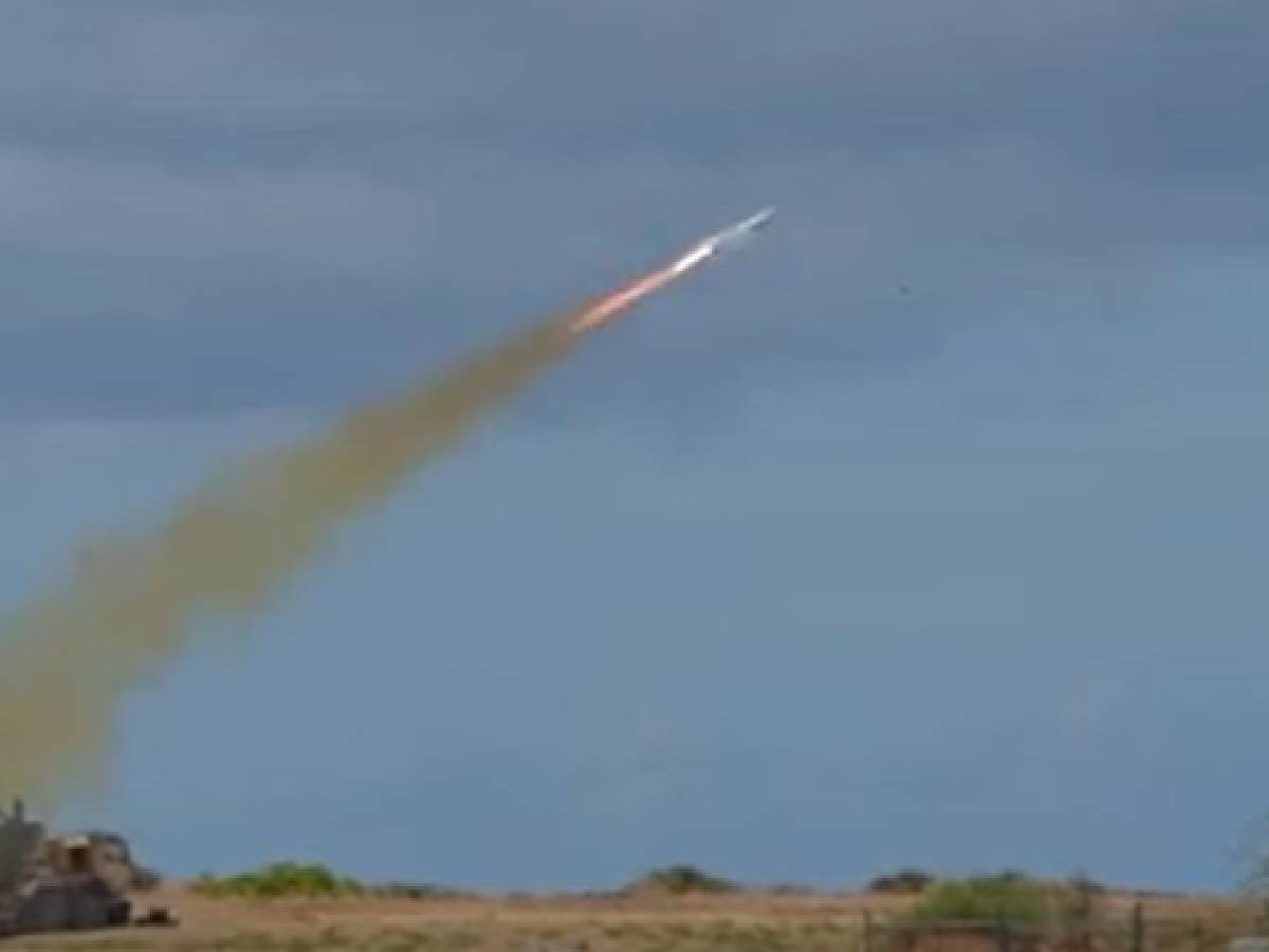 Lanciato un missile Type 88: scatta l Lanciato un missile Type 88: scatta l
