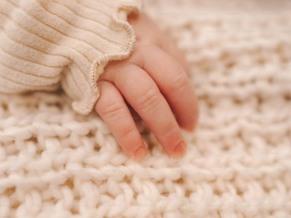 L’ambulanza ha un incidente: mamma partorisce in auto, bimbo nasce prima dell’arrivo dei soccorsi