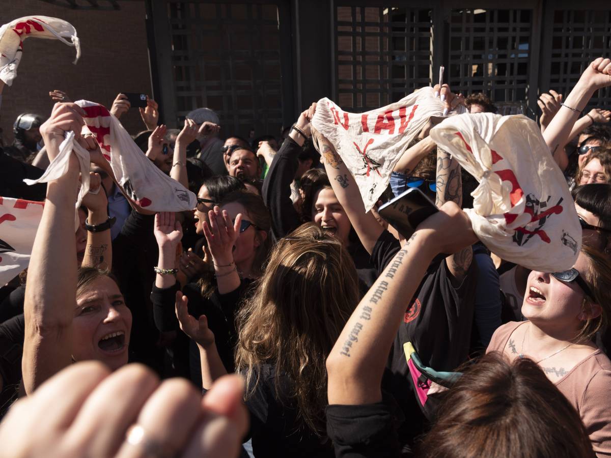 la sinistra gi224 piagnucola dal governo laboratorio repressione da Ilgiornale.it la sinistra gi224 piagnucola dal governo laboratorio repressione