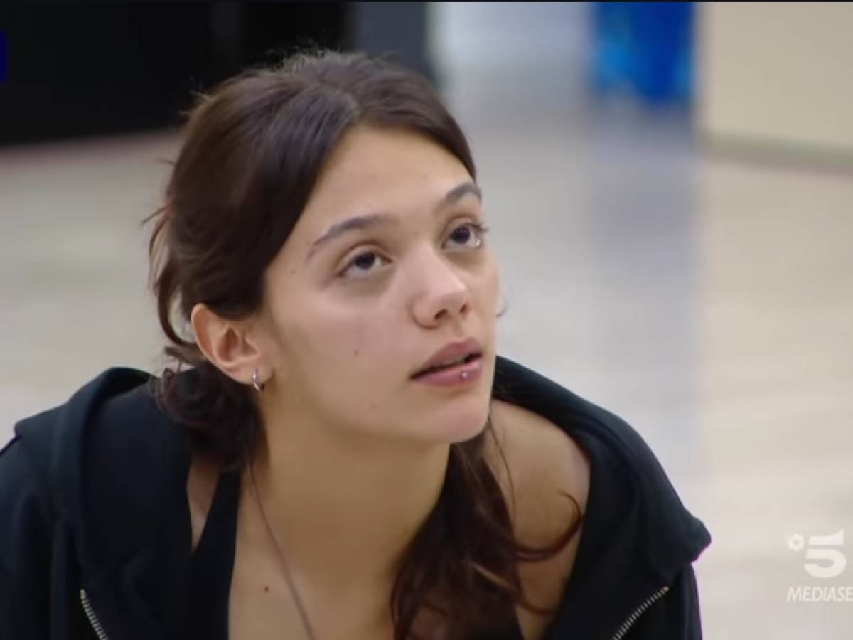 mi spaventano ballerina di amici vuol lasciare l intervento di maria de filippi