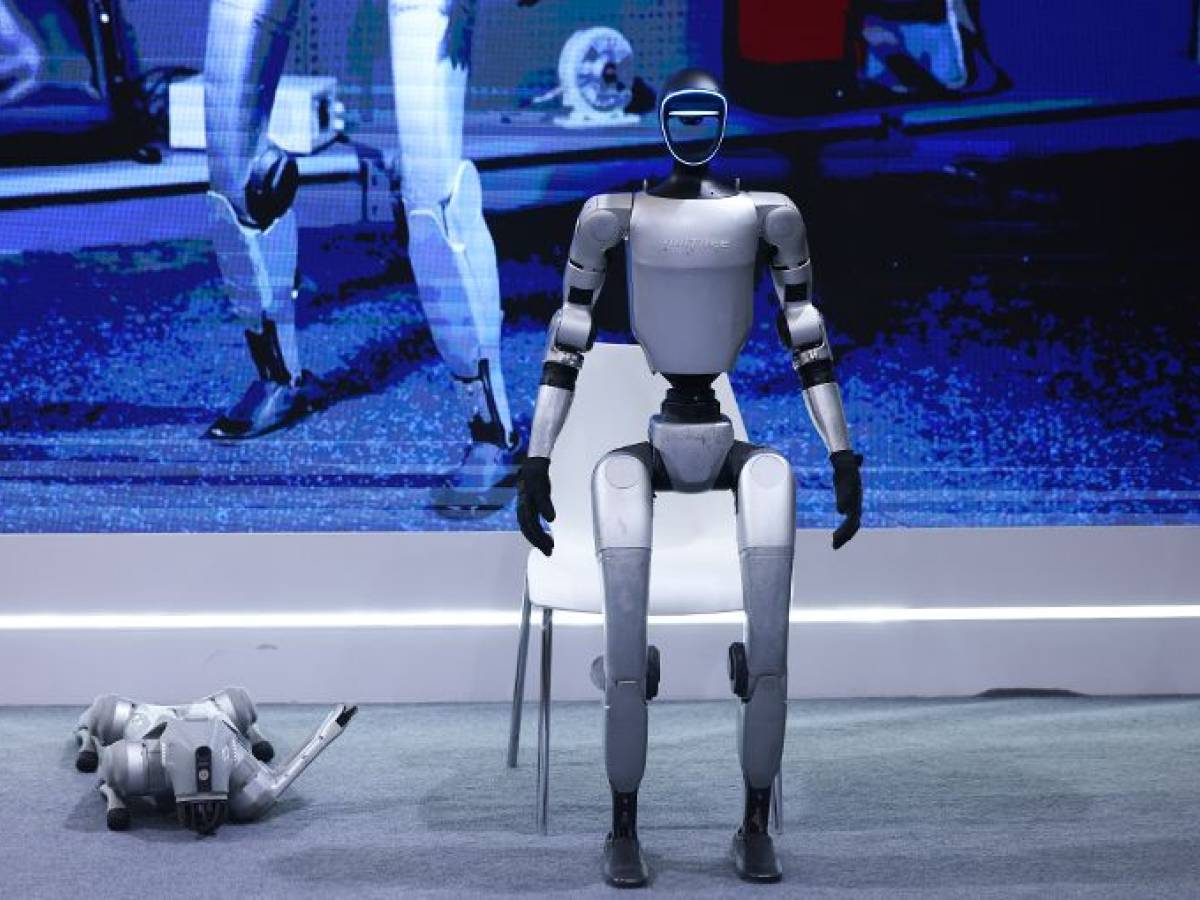 "I suoi robot terrorizzano l "I suoi robot terrorizzano l