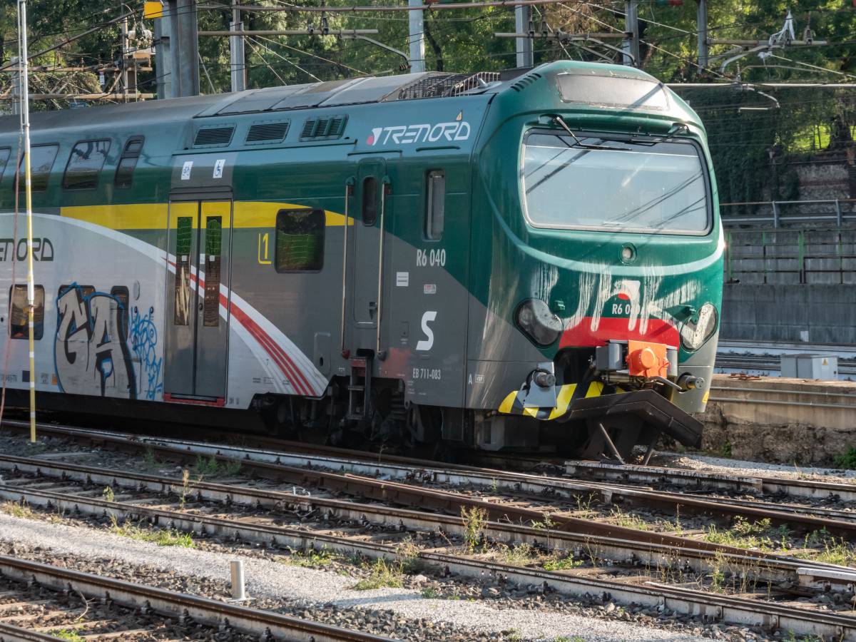 Passeggero senza biglietto lo aggredisce, ma paga il capotreno: 15mila euro di spese legali Passeggero senza biglietto lo aggredisce, ma paga il capotreno: 15mila euro di spese legali
