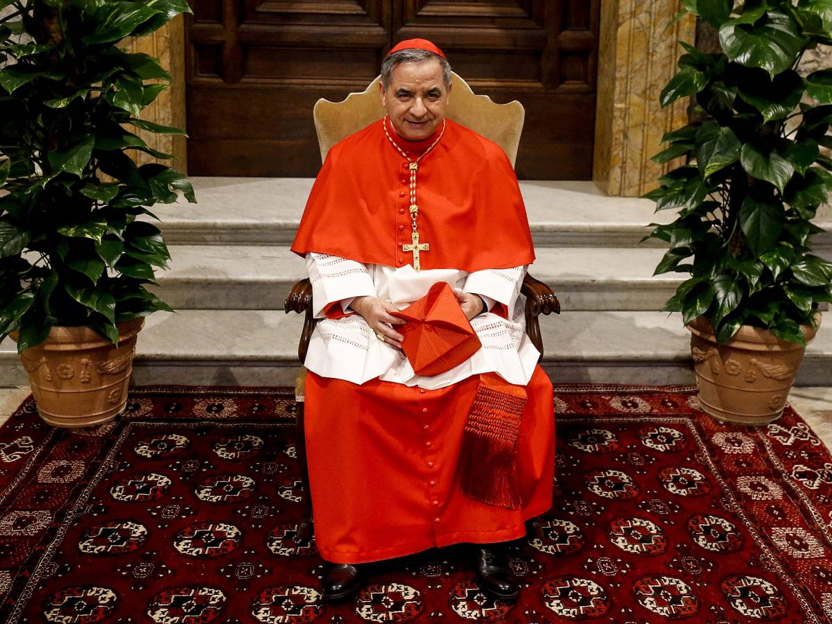 Becciu, processo da rifare per "errori procedurali". Annullate le condanne di primo grado Becciu, processo da rifare per "errori procedurali". Annullate le condanne di primo grado