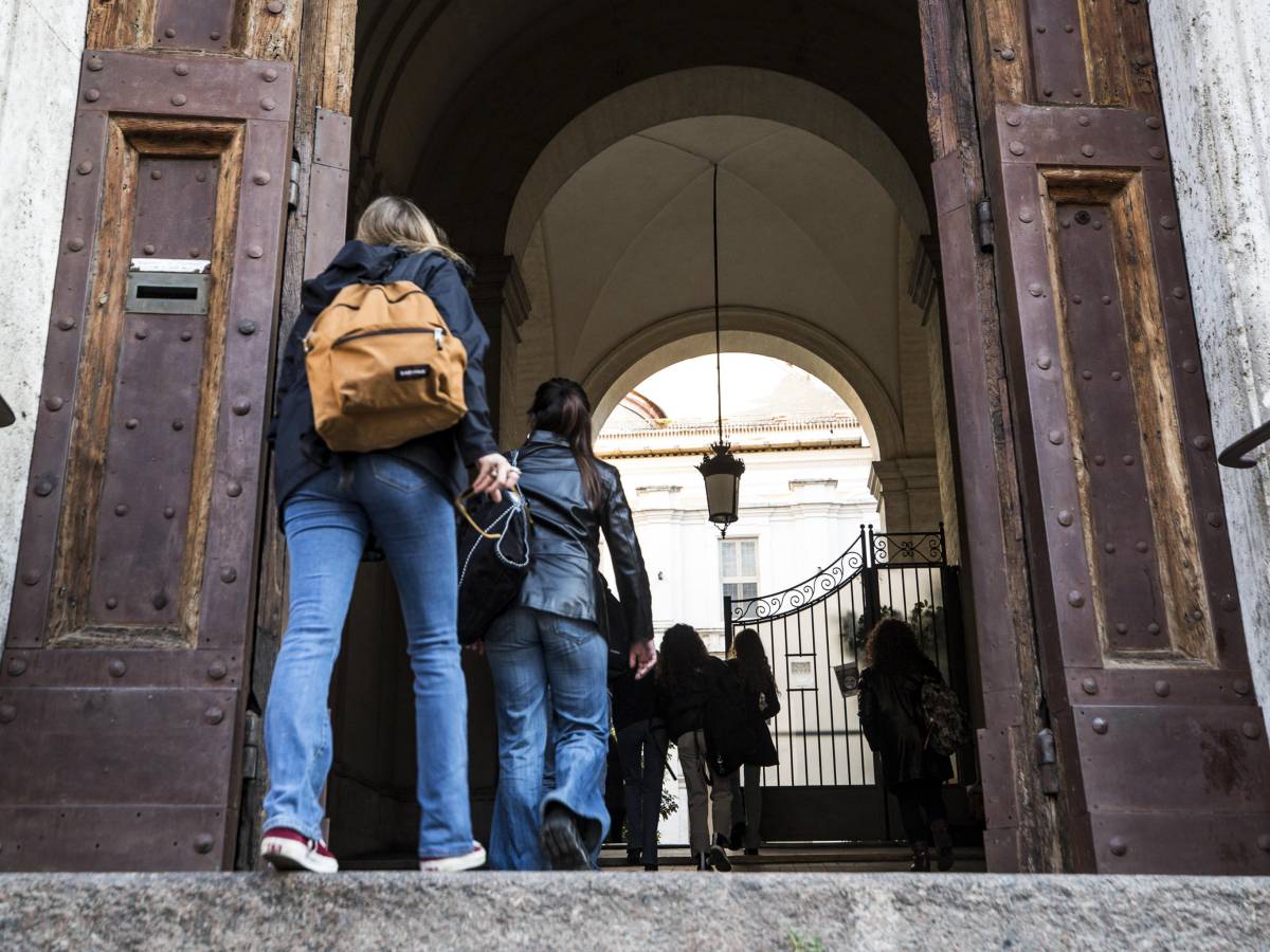 Scuola arresto da Ilgiornale.it scuola arresto in flagranza per chi picchia i docenti consenso dei genitori sui corsi di sessualità