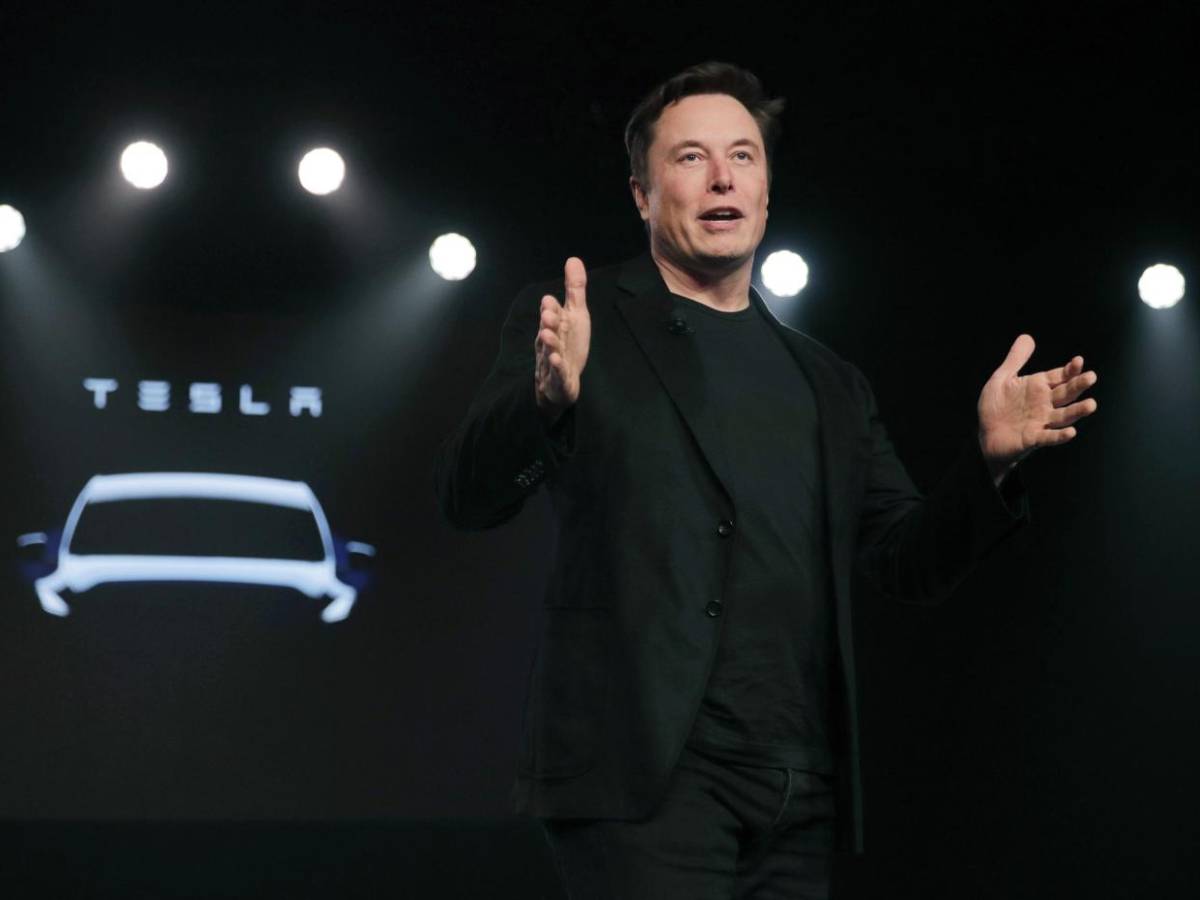 "Musk fatto fuori", "Falso". Il giallo del nuovo Ceo di Tesla "Musk fatto fuori", "Falso". Il giallo del nuovo Ceo di Tesla