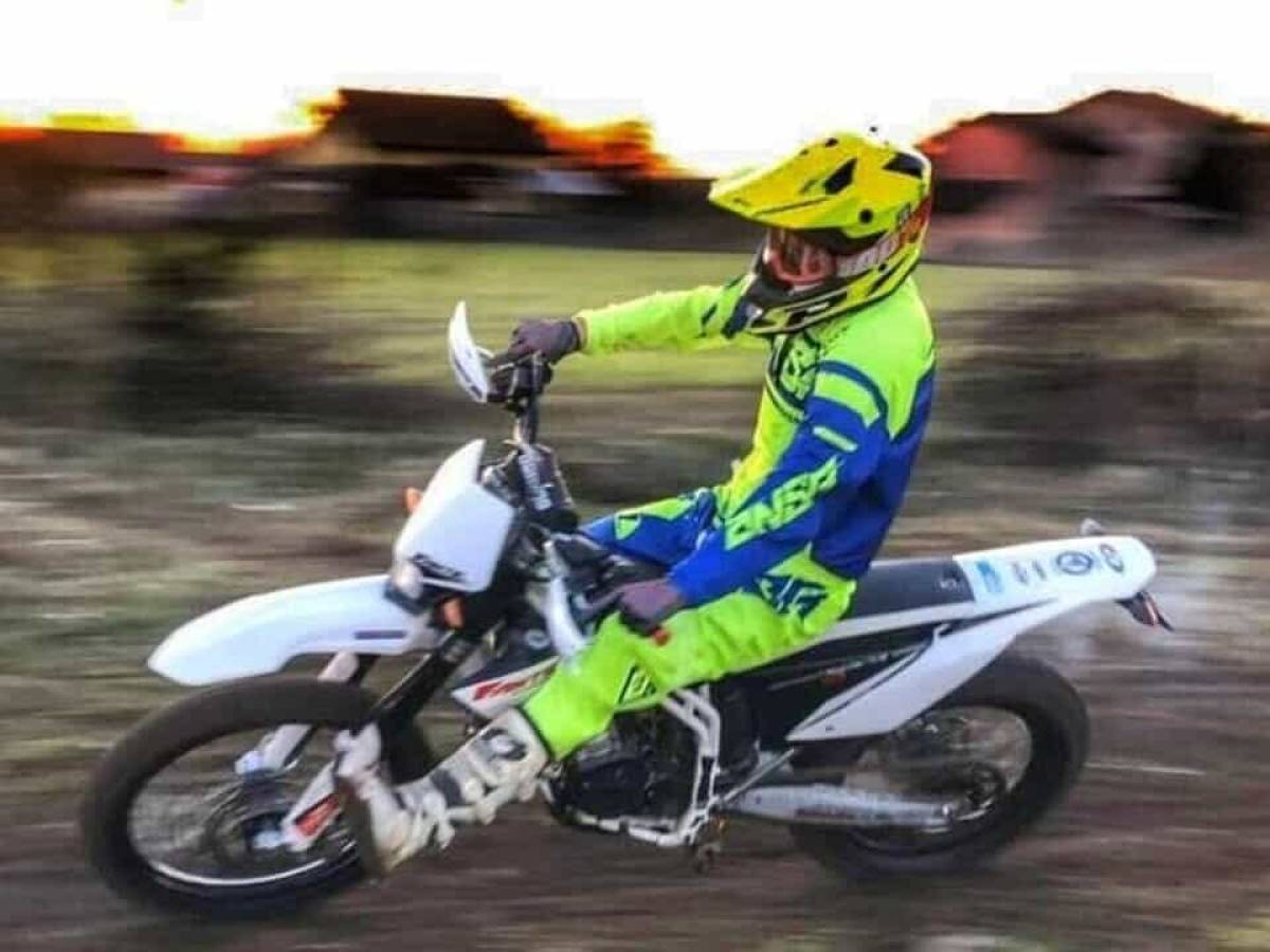 Tragedia durante la gara di motocross. Muore a 20 anni Filippo Morello Tragedia durante la gara di motocross. Muore a 20 anni Filippo Morello