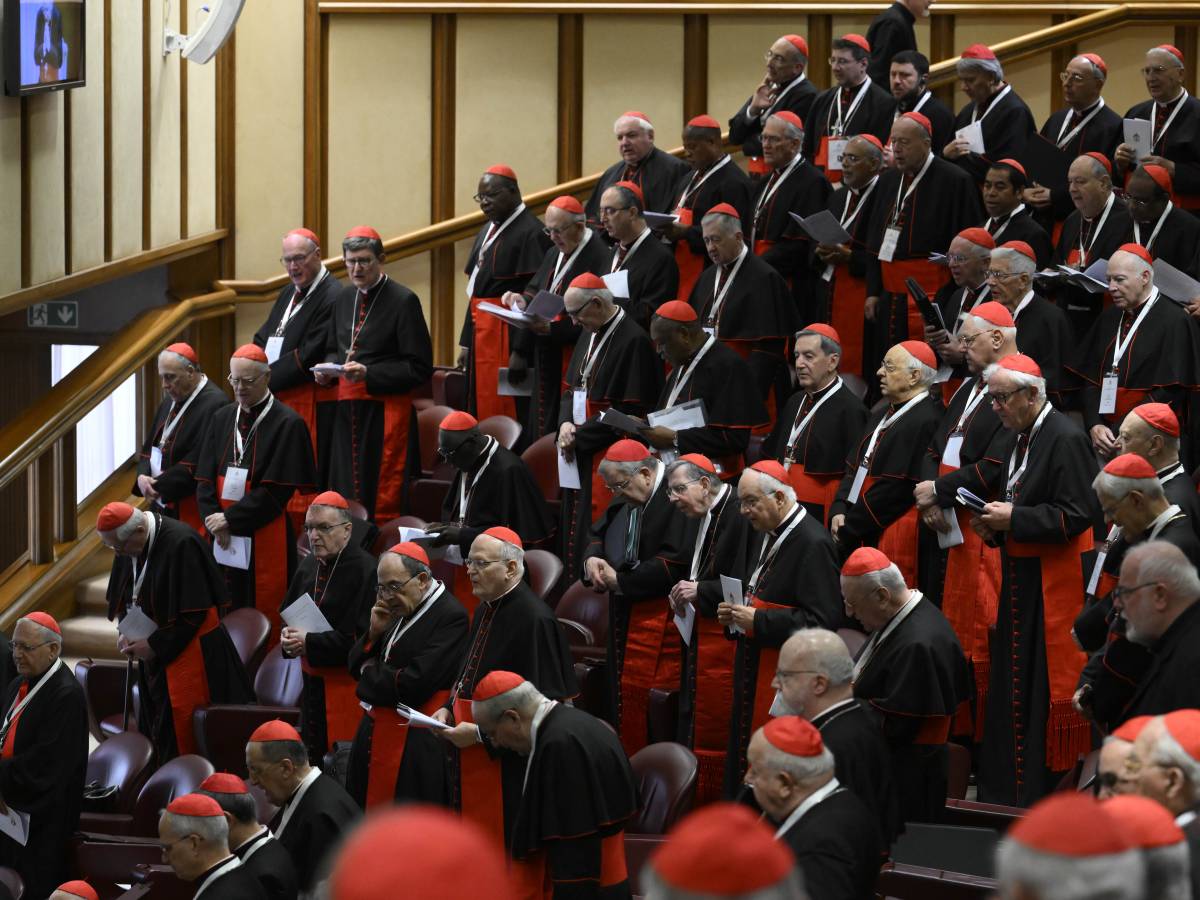 Conclave, quanto costerà? Viaggi, alloggi e "minibar" della discordia Conclave, quanto costerà? Viaggi, alloggi e "minibar" della discordia