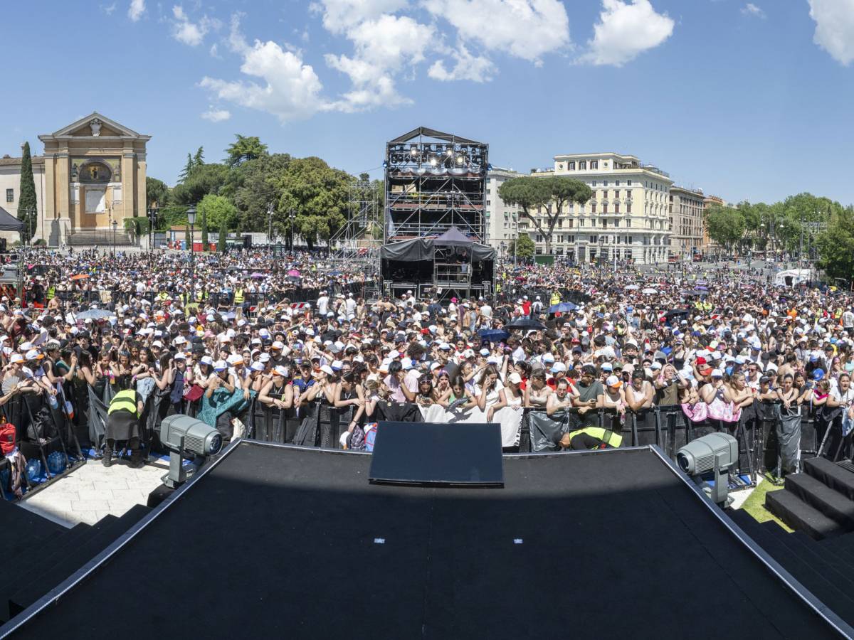 "Saranno espulsi". Pugno di ferro del governo sui tunisini molestatori al Concertone "Saranno espulsi". Pugno di ferro del governo sui tunisini molestatori al Concertone