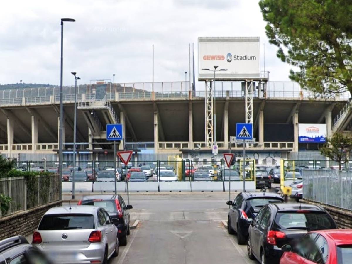 Rissa fra tifosi di Atalanta e Inter, morto un 26enne: arrestato un 19enne Rissa fra tifosi di Atalanta e Inter, morto un 26enne: arrestato un 19enne