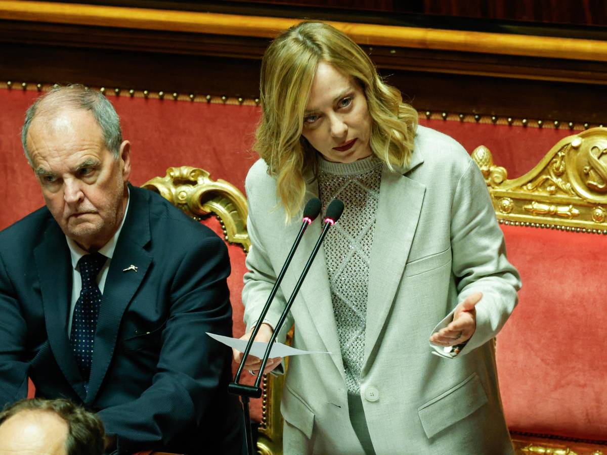 Scontro di fuoco con Renzi Scontro di fuoco con Renzi