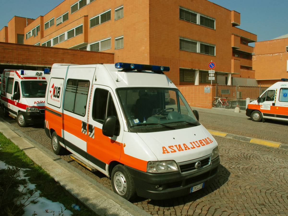 Violentava dottoresse e infermiere dentro l Violentava dottoresse e infermiere dentro l