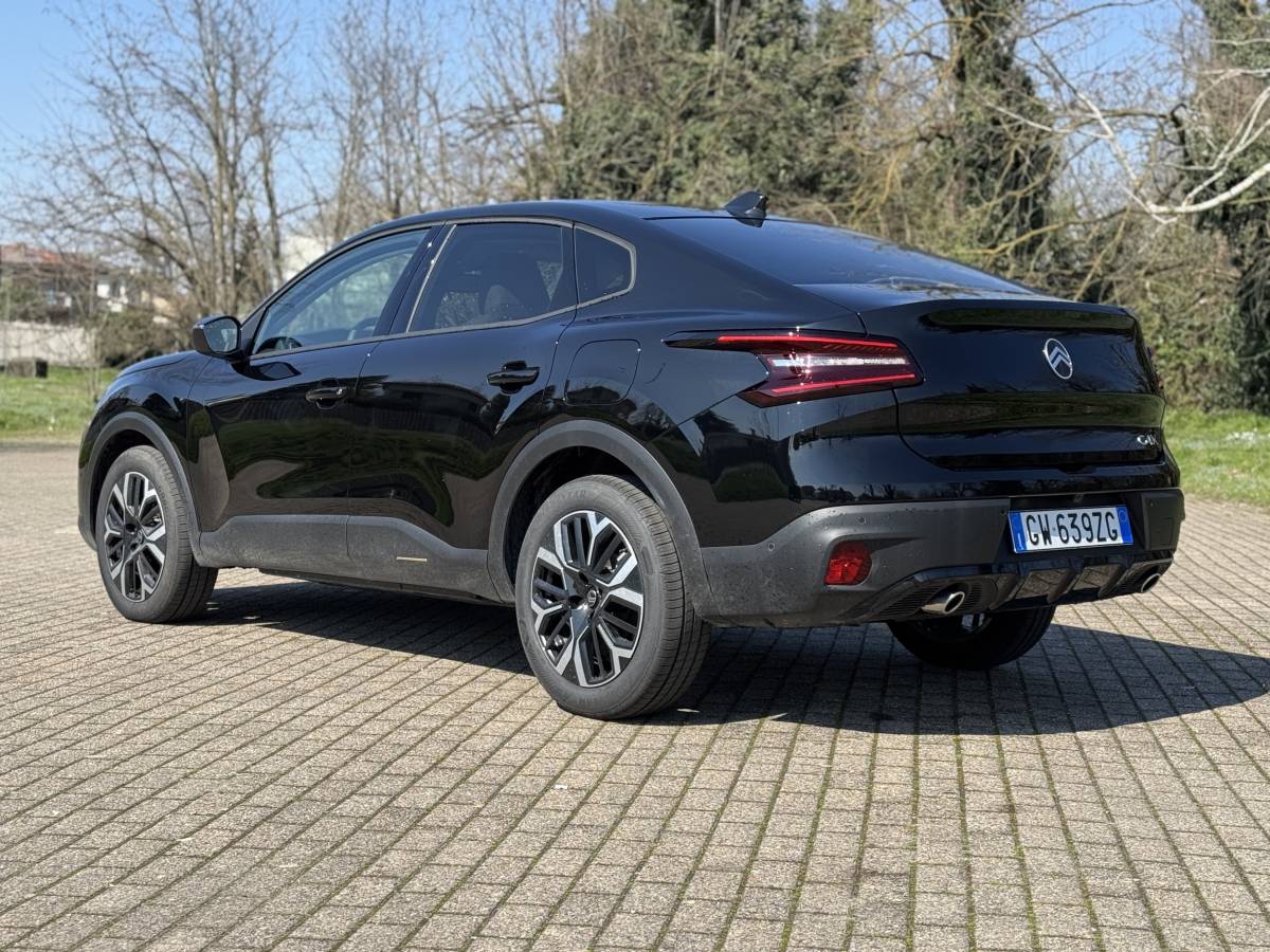 Citroen C4 X 2025: guarda la gallery del crossover coupè, anche ibrido 8