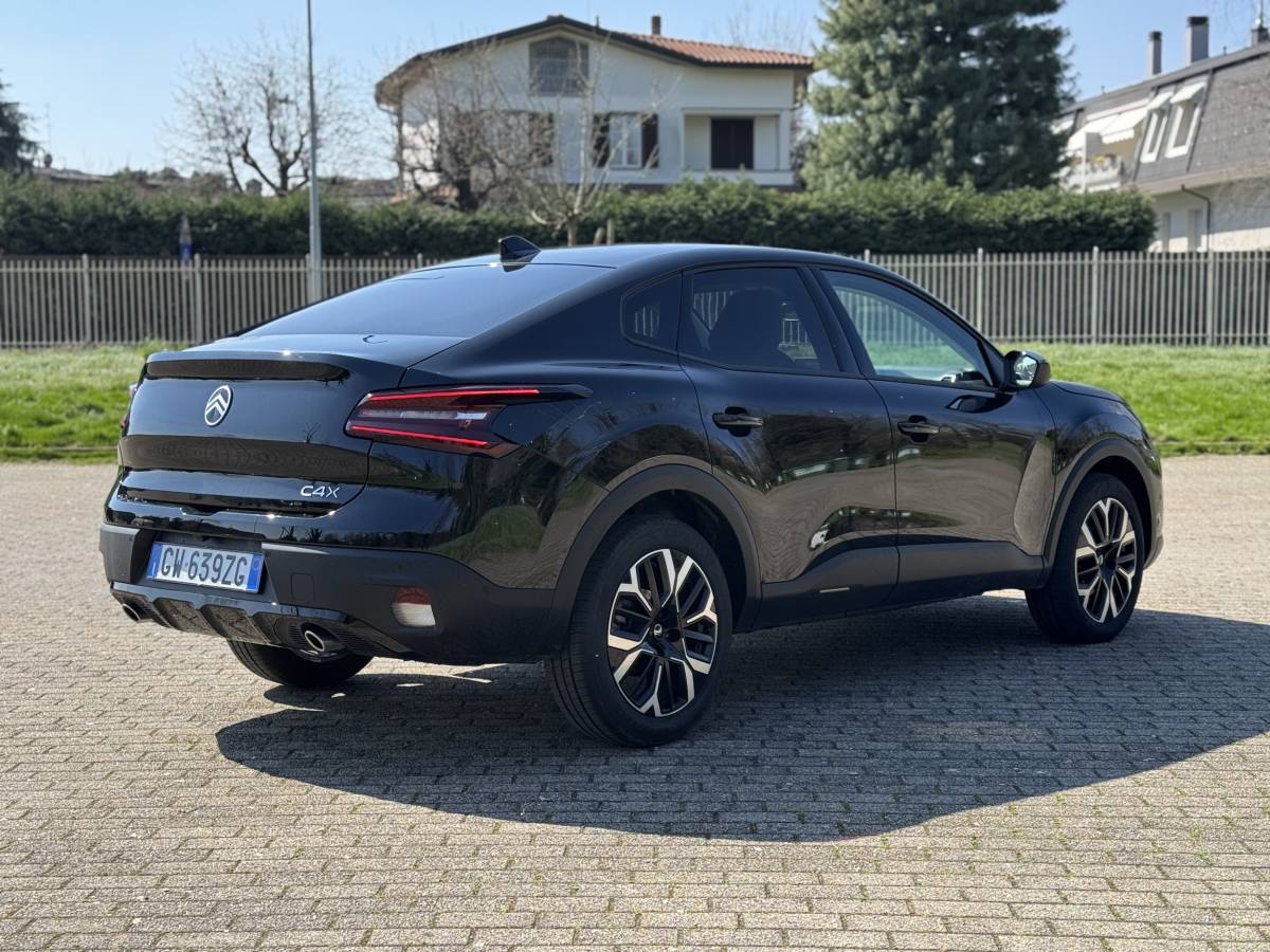 Citroen C4 X 2025: guarda la gallery del crossover coupè, anche ibrido 14