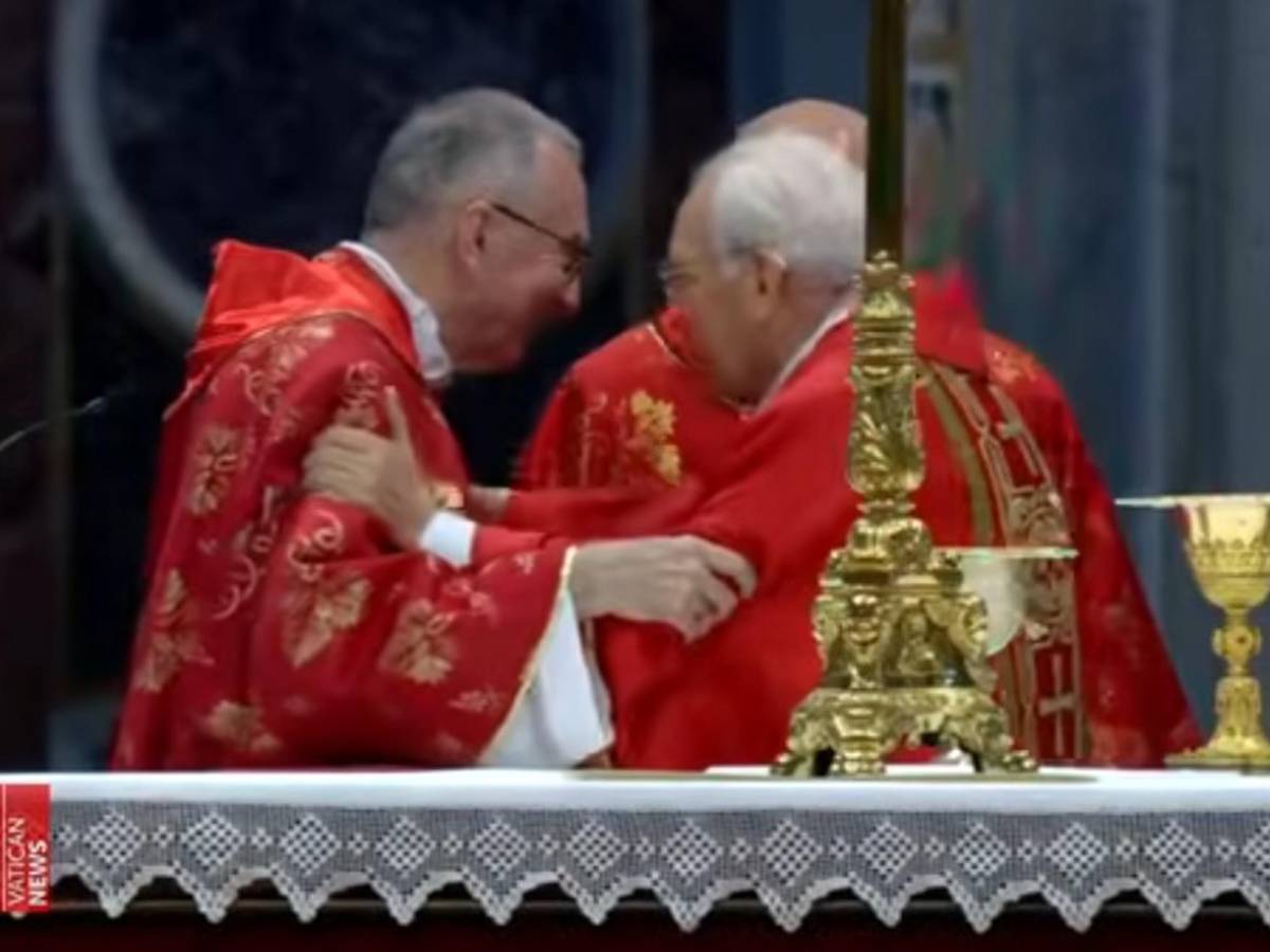 Re, preghiera per il Papa. "Che scuota le coscienze" Re, preghiera per il Papa. "Che scuota le coscienze"