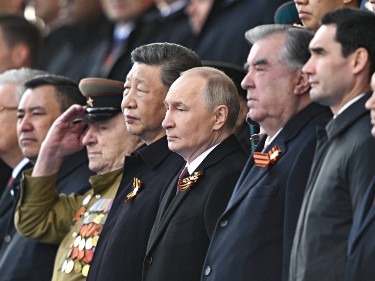 il giorno della parata a mosca putin tutta la russia sostiene l offensiva in ucraina