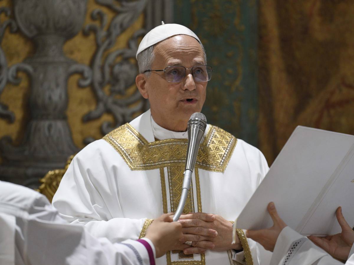 Leone XIV ai cardinali: "Mi aiutate in giogo superiore alle mie forze" Leone XIV ai cardinali: "Mi aiutate in giogo superiore alle mie forze"
