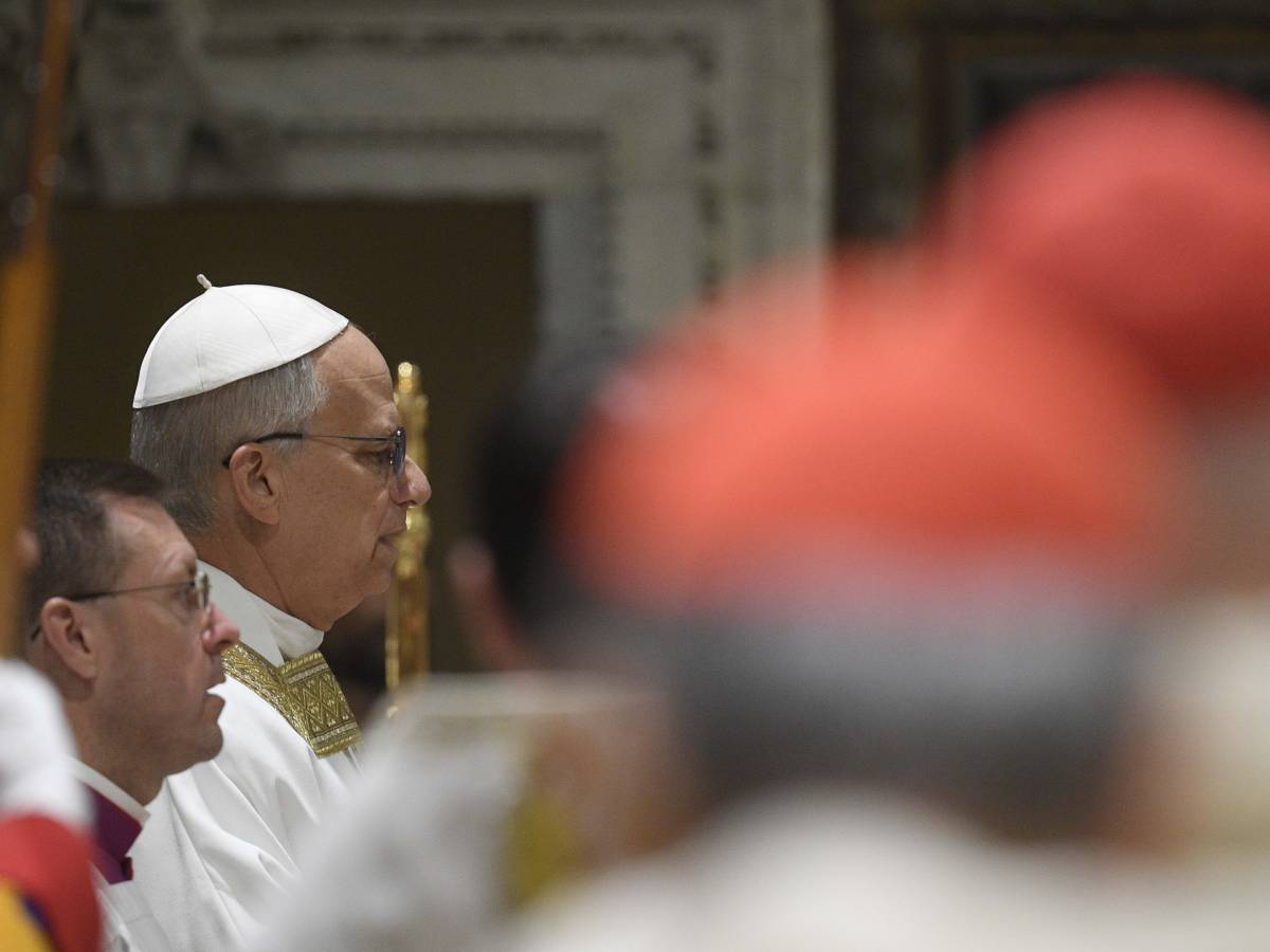Tutti i complotti che girano sul conto di Papa XIV Tutti i complotti che girano sul conto di Papa XIV