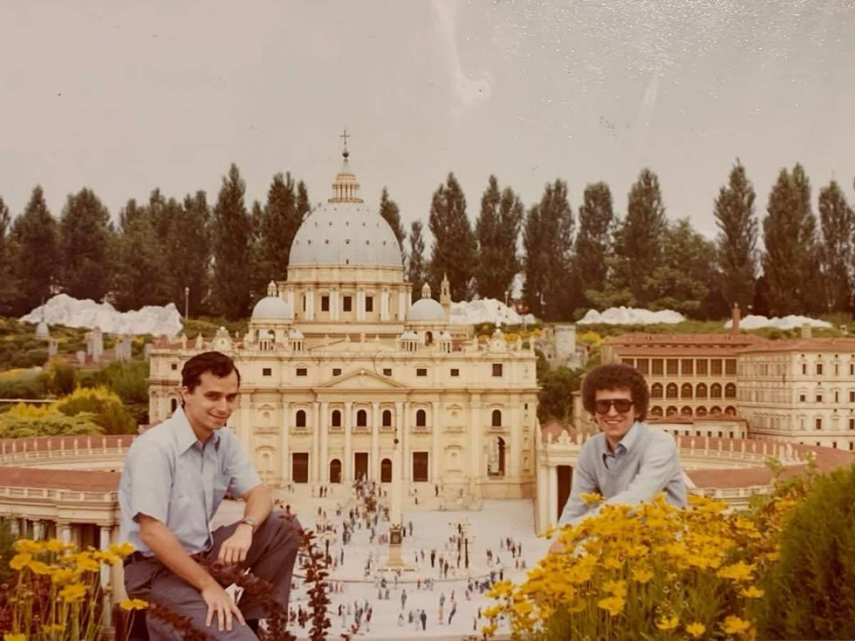 Papa Leone XIV in una rara immagine alla Minitalia di Leolandia Papa Leone XIV in una rara immagine alla Minitalia di Leolandia