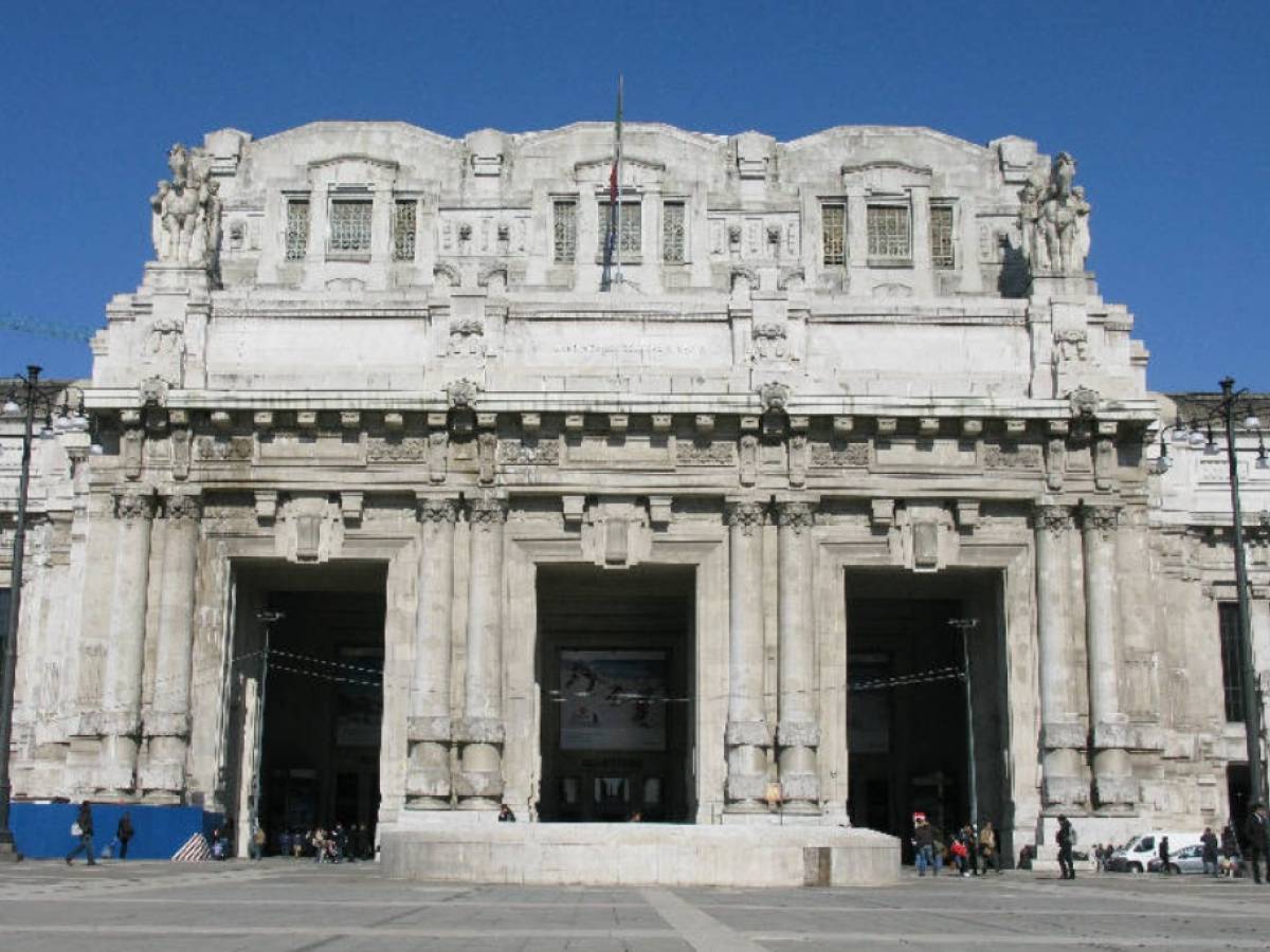 "Spesi 165 euro per il parcheggio in Centrale: più del treno" "Spesi 165 euro per il parcheggio in Centrale: più del treno"