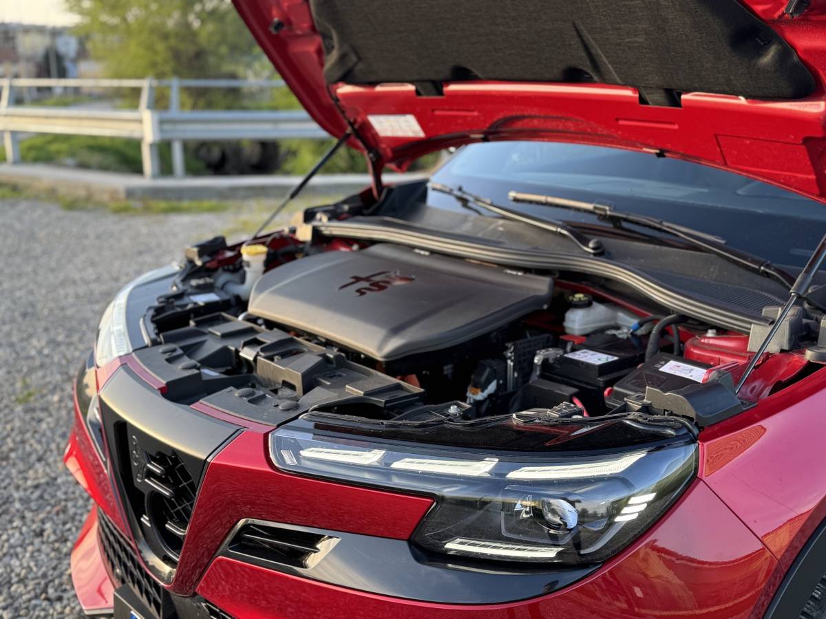 Alfa Romeo Junior Veloce: la gallery del crossover sportivo elettrico da 280 CV 19
