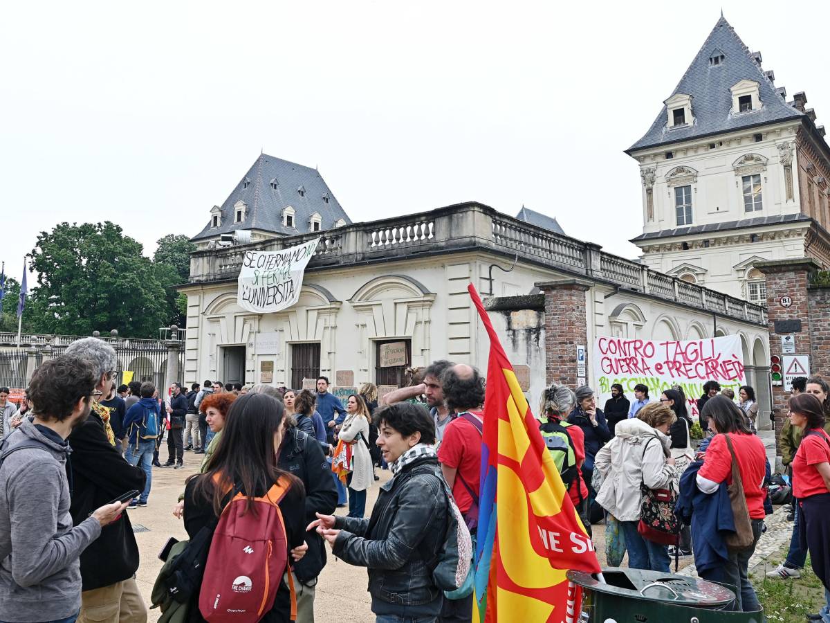 sciopero degli universitari contro la riforma bernini perché protestano e cosa prevede il ddl da Ilgiornale.it sciopero degli universitari contro la riforma bernini perché protestano e cosa prevede il ddl