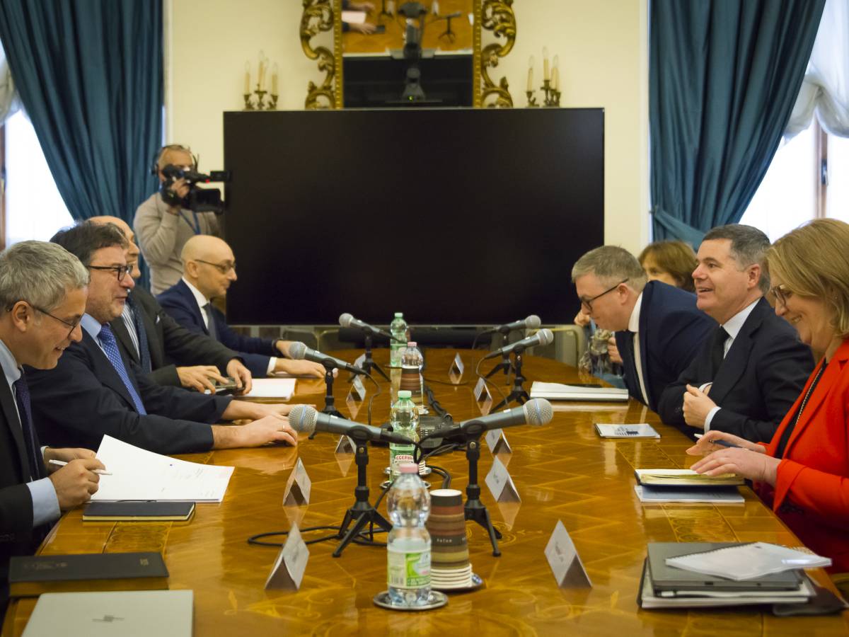 dombrovskis in pressing italia ratifichi il mes ma giorgetti avverte parlamento è sovrano da Ilgiornale.it dombrovskis in pressing italia ratifichi il mes ma giorgetti avverte parlamento è sovrano
