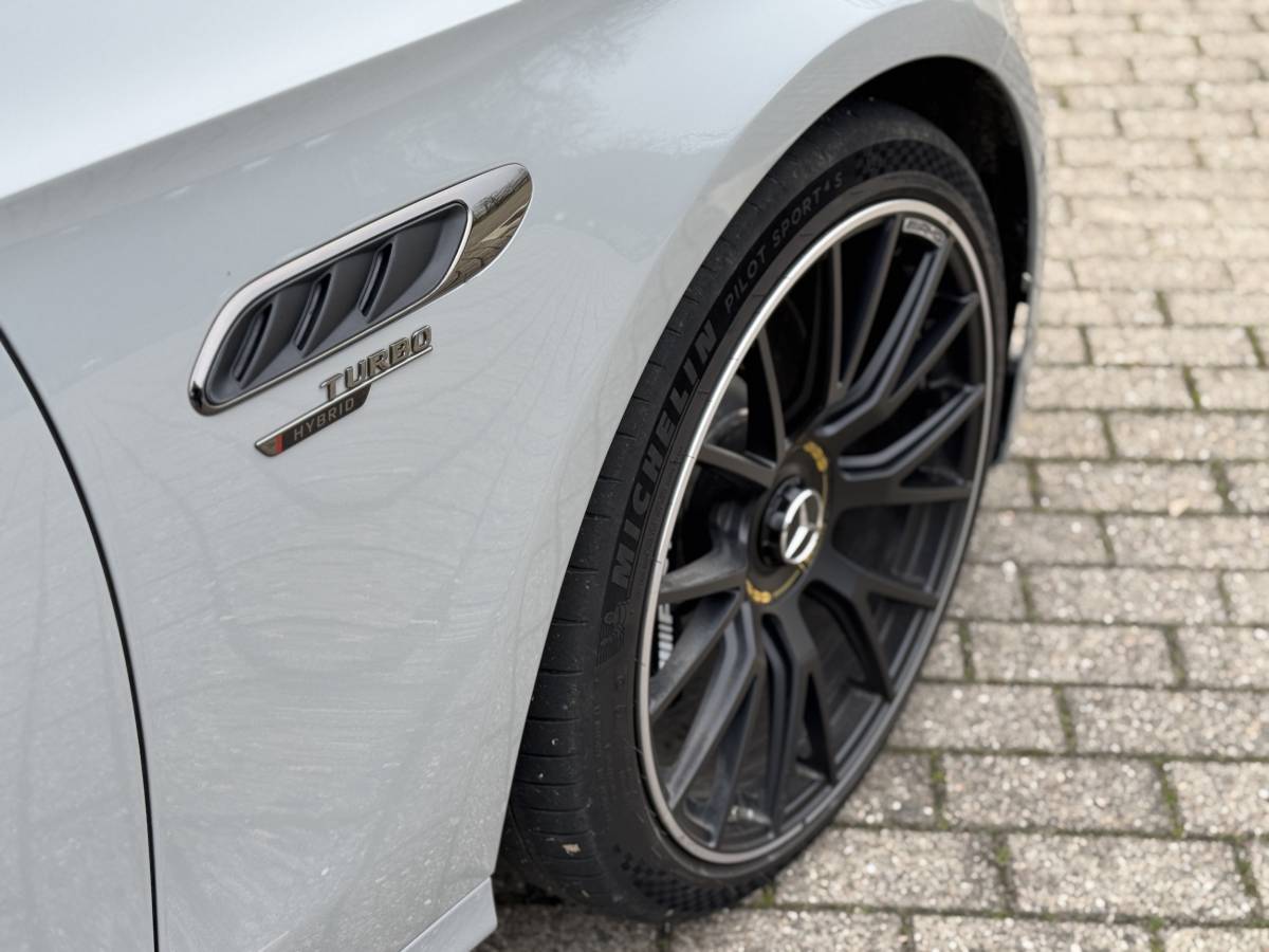 Mercedes Classe E 53 AMG Hybrid: la gallery della super berlina da 612 CV 7