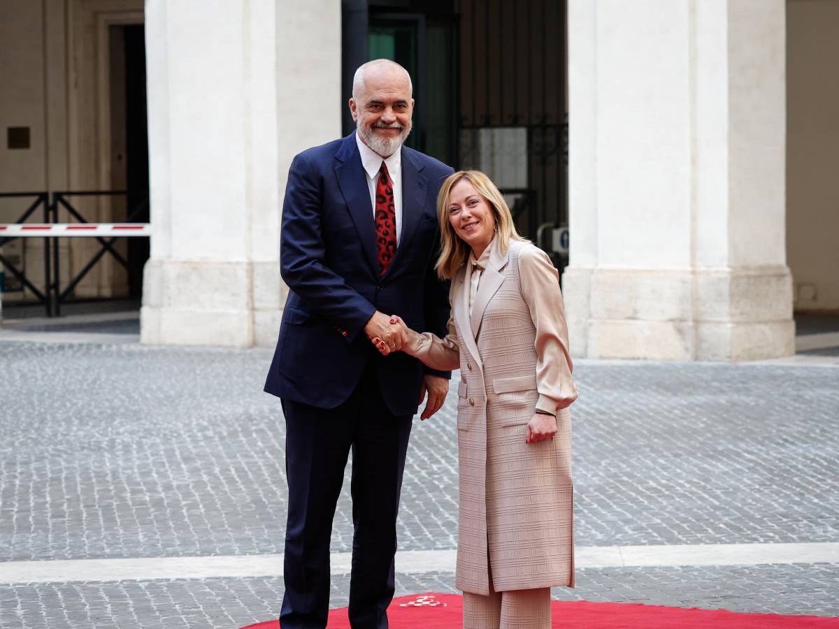 meloni mette all asta i doni di rappresentanza ecco la lista dei regali ricevuti dalla premier da Ilgiornale.it meloni mette all asta i doni di rappresentanza ecco la lista dei regali ricevuti dalla premier