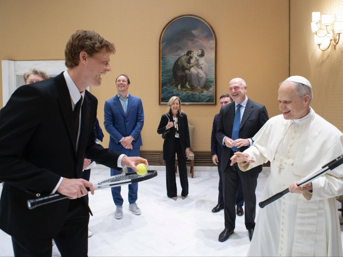 sinner da papa leone xiv il tennista a sorpresa in vaticano giochiamo un po da Ilgiornale.it sinner da papa leone xiv il tennista a sorpresa in vaticano giochiamo un po
