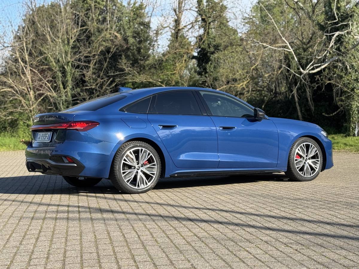 Audi A5 TDI: guarda la gallery della nuova berlina ibrida tedesca 7