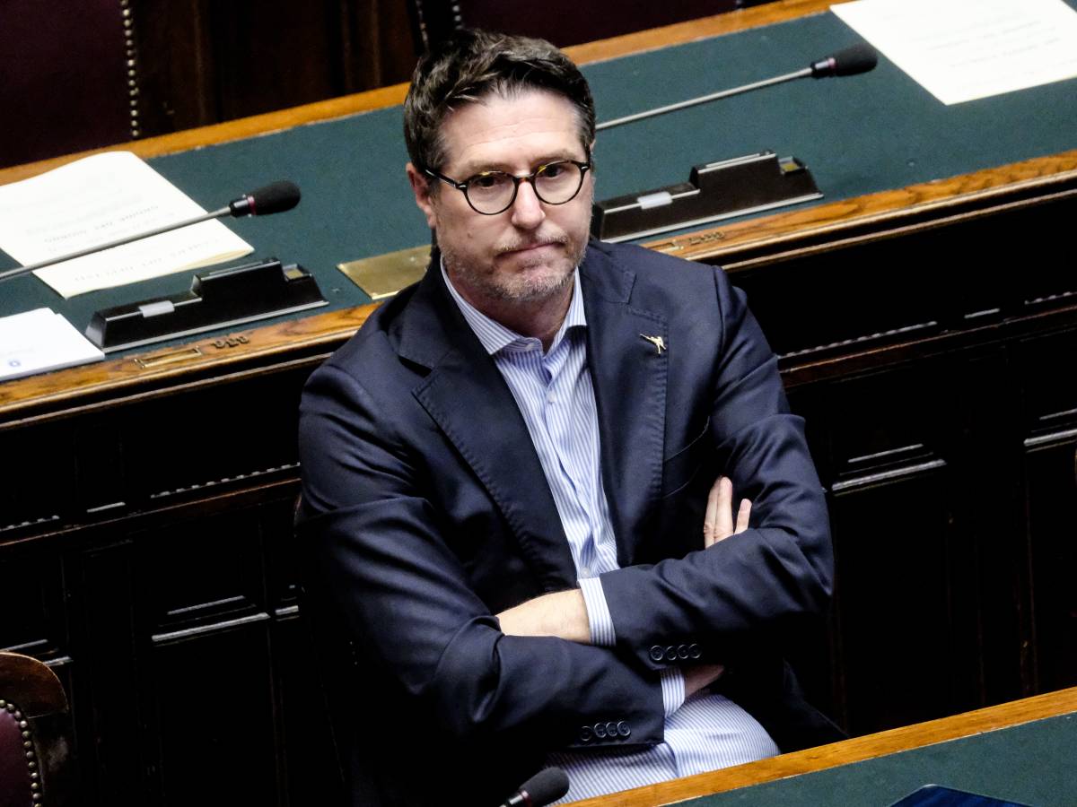 attacco mediatico virulento i poliziotti con molteni da Ilgiornale.it attacco mediatico virulento i poliziotti con molteni