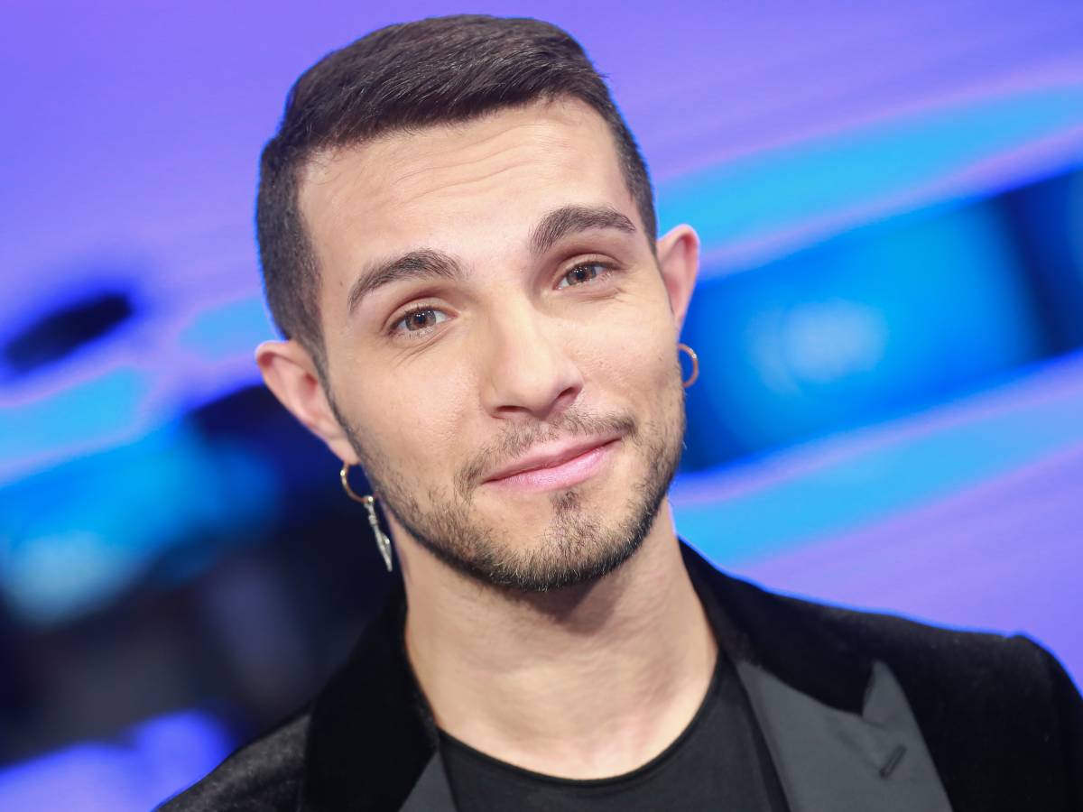 marco carta ricoverato in ospedale annullato il concerto a porto torres come sta il cantante