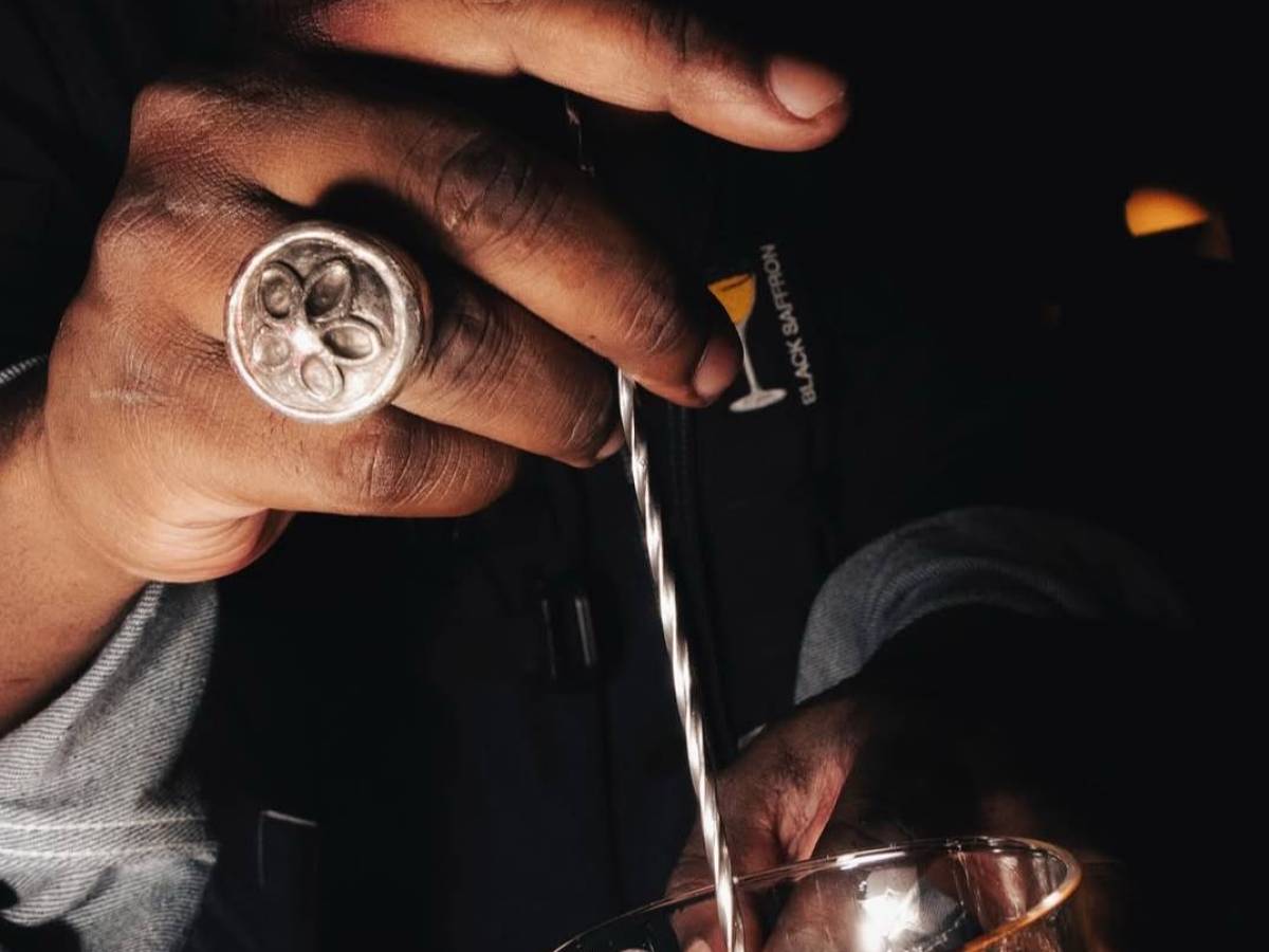MOGO, la preparazione di un cocktail