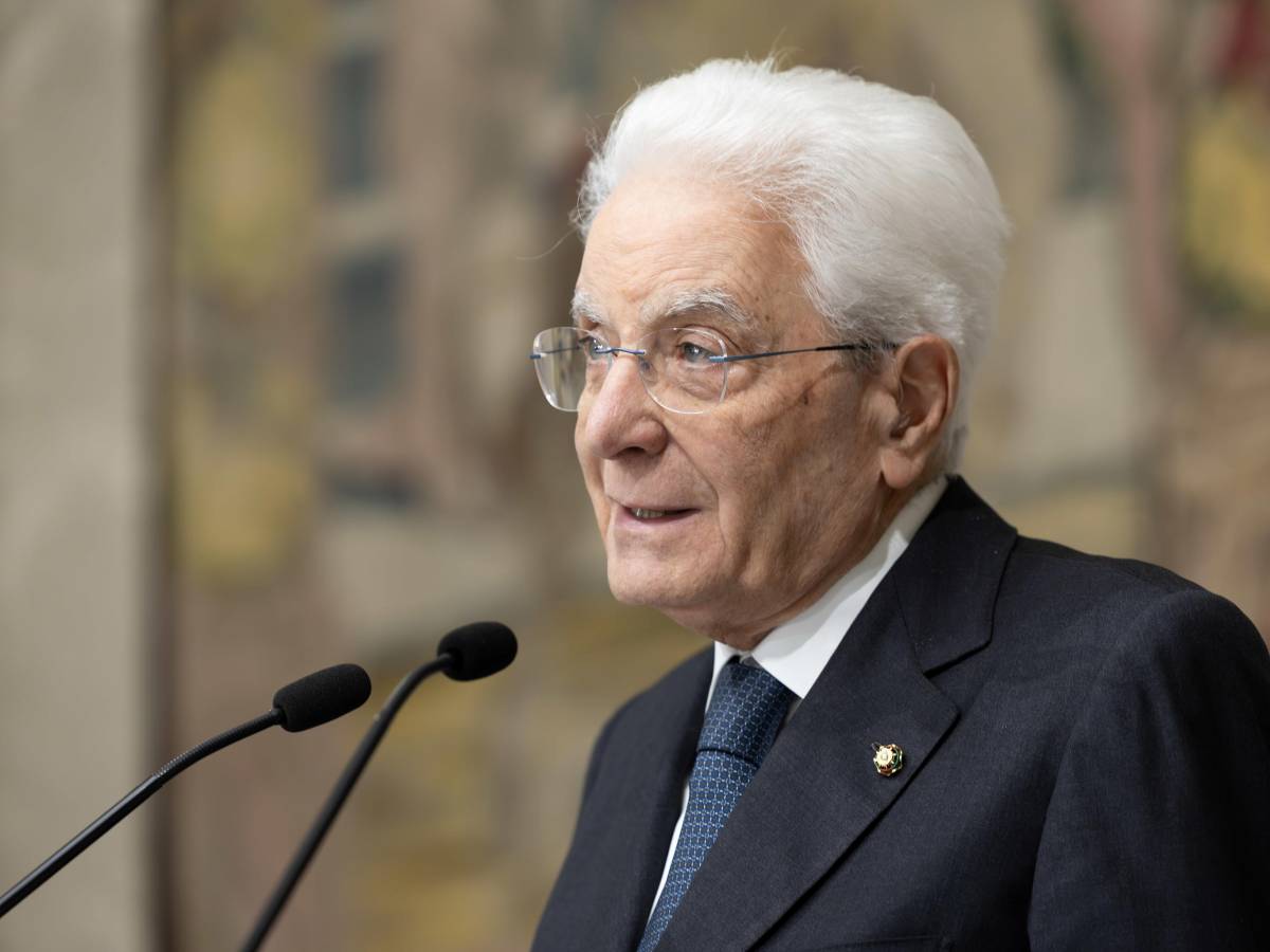 Mosca inserisce Mattarella nella lista dei "russofobi". Ira della Meloni Mosca inserisce Mattarella nella lista dei "russofobi". Ira della Meloni