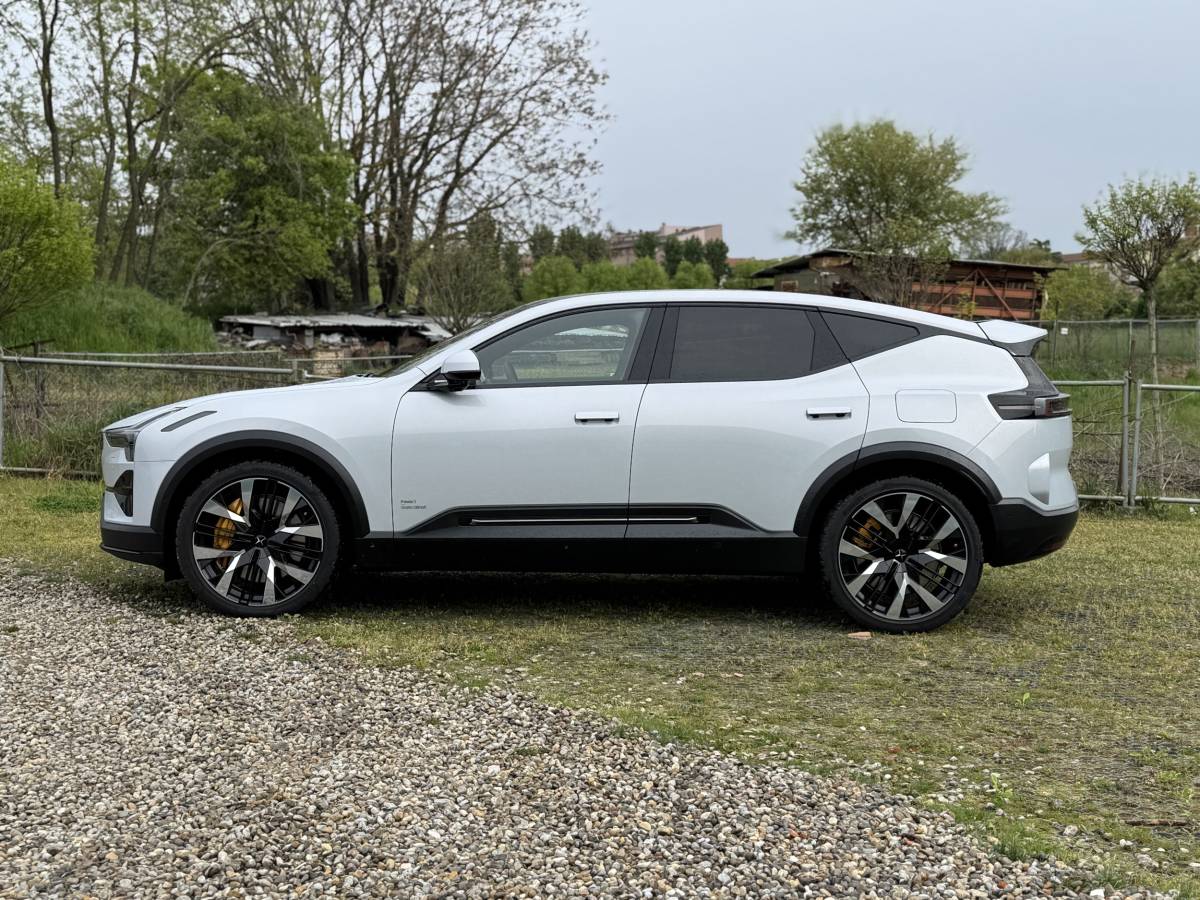 Polestar 3 Long Range AWD, la gallery del super SUV elettrico da 517 CV 11