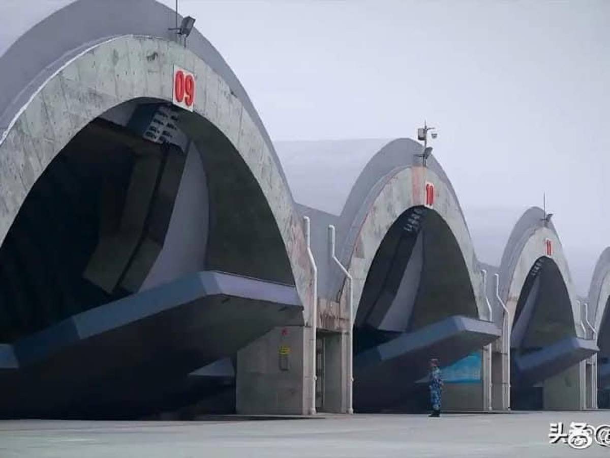 super hangar per i bombardieri russi ora putin pensa allo scudo cinese